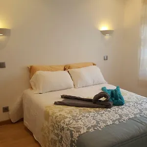 apartamento-cardoso-ii-a-5-minuto-a-pe-da-praia-do-peneco.hotelaalgarve.com/